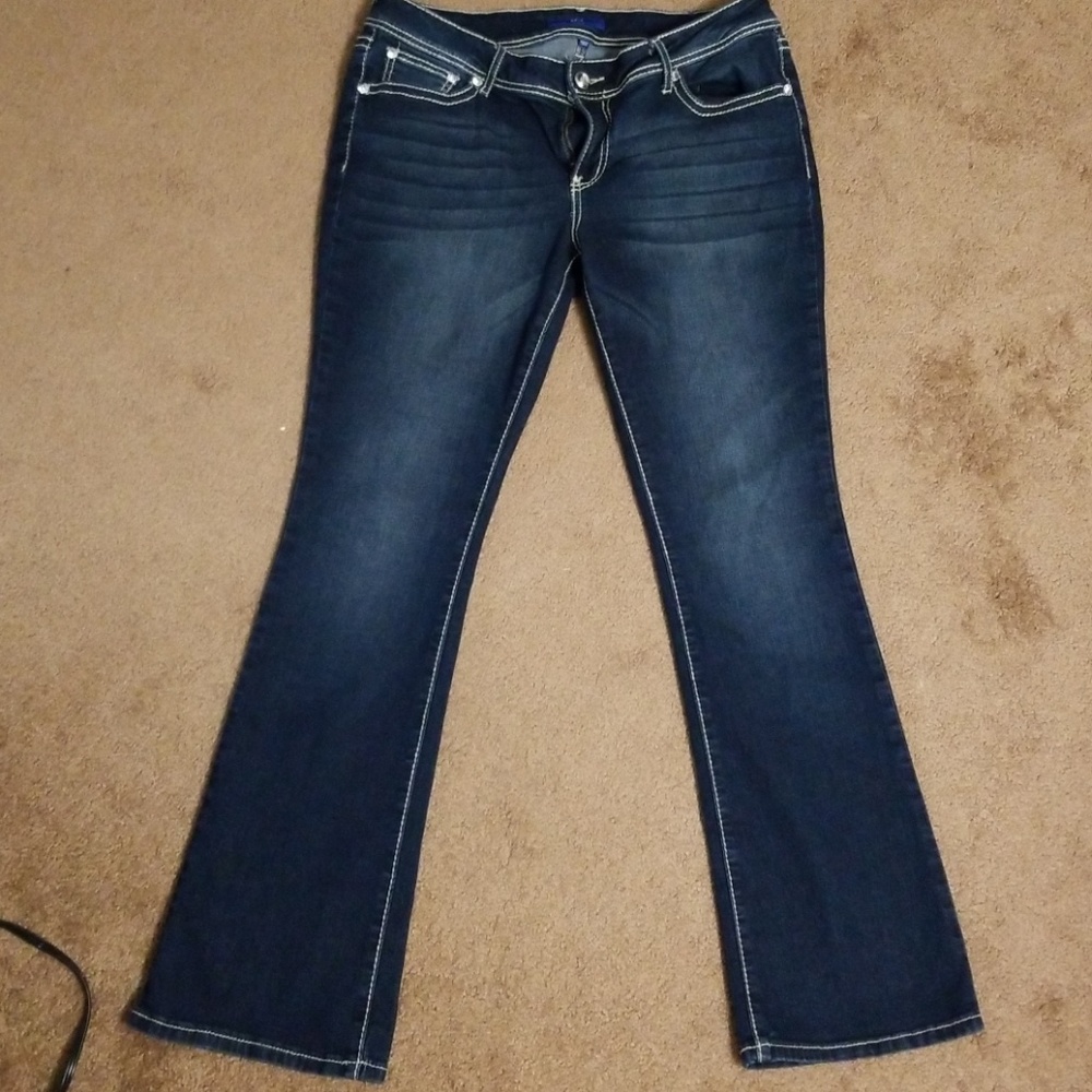 Apt. 9 jeans with cute gems butt